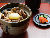 HP特別プラン【昼ミニ会席】天草和牛すき煮飯 白い卵で　全6品 ＋食後のカフェ