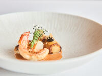 [Symphony] Poached King Prawns & Roasted Lamb: A 9-course menu celebrating the flavors of summer, 2-hour all-you-can-drink, including champagne
