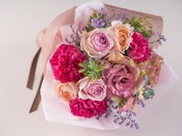 【記念日やお祝いに】フローリストおまかせ花束