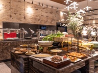 Brunch Buffet  3,520 yen → 3,190 yen