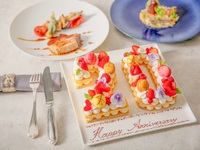 【お友達や恋人のお祝いにおすすめ】前菜・メインが付いた数字が選べるナンバーケーキ付！食後はカフェフリー！（土日祝）