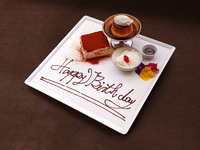 【Birthday plates】お誕生日やお祝い事はプレートで盛大にお祝いしよう！ご希望メッセージやお名前をお入れできます！