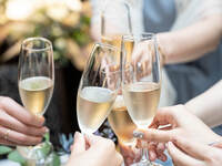 【Web予約限定* ワイン飲み放題付き1,500円OFF】ランチブッフェ+ワイン飲み放題 (12歳以上)