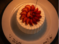 【Proposal Plan】A luxurious 6-course meal perfect for a proposal in the chapel, including celebratory sparkling wine and a anniversary cake platter.