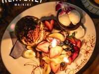 [For celebrating with your loved one] Anniversary dinner course including a plated cake + complimentary welcome drink & after-dinner coffee.