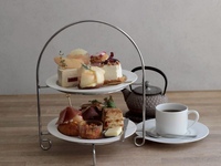 【Seats reserved from 12:00–13:30】 Peach Afternoon Tea Set