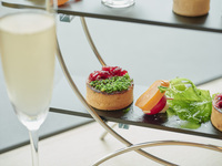 Lunch 【Champagne Free Flow】 7 savory dishes including foie gras and caviar + 2-hour free flow of drinks including champagne