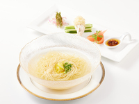 柚子香る蒸し鶏の冷やしそば