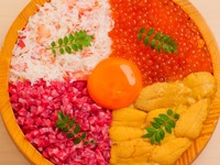 Private room guaranteed! [“Premium Wagyu Tenderloin & Sea Urchin” Course] “Wagyu Sea Urchin Yukke Dog ~double layer of sea urchin~”, “Comparison tasting of two types of premium Wagyu tenderloin from different regions”, “The ultimate chikamitsu rice ~with sea urchin, crab, salmon roe, and Wagyu~”