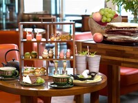Peach & Muscat Afternoon Tea + Free-Flow Champagne 🥂