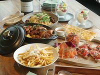 季節食材を使った夏のコースがスタート！【DINNER】女子会、歓送迎会、各種パーティーに最適！カジュアルコース＋180分フリーフロー付き