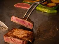 【KANADE】 8 items in total: Kobe beef toro nigiri, grilled salmon and scallops, steak made from a rare and special cut of Kobe beef, etc.
