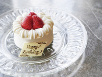  新【WEB限定】記念日、お祝いに、ケーキ付き人気の全4品プリフィックスディナー（前菜2・メイン・デザート）　通常11200円→10700円　ケーキのお持ち帰りはできません