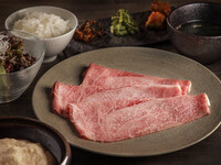 【烧肉Ushigoro京都店限定午餐】黑毛和牛大块西冷牛排寿喜烧套餐