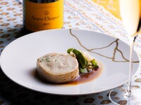 【Weekdays15％OFF】Appetizer Tower + Choice of Main Dish + Veuve Clicquot Yellow Label Free Flow Plan