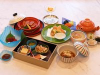 Seasonal Kaiseki: 6,900 yen