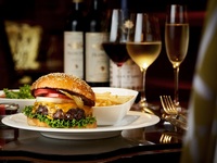 【Weekdays only】Wagyu beef burger & petit fours <with Free-Flow> 
