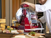 Jolie Signature Brunch /Free Flow Soft Drinks