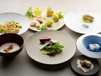 【Real】A 9-course meal featuring double mains of A5 Kuroge Wagyu beef and fresh seafood, plus a seasonal fruit dessert platter