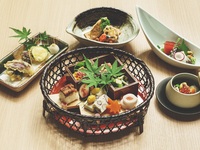 【Dinner Course】 “4 courses meal” ～Assorted appetizers + three main dishes ～