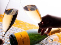 Veuve Clicquot Yellow Label Champagne Free Flow Plan