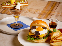 【1日限定10食】トリュフのお月見バーガー＆パフェ＆１ポット（平日）