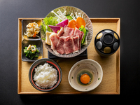 [Lunch only] “Kobe beef sukiyaki set” featuring fresh vegetables and a light flavor ★ Free large rice serving