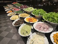 ［Aoyama Weekday Lunch] Salad Bar Lunch (Includes Coffee) — ¥3,300