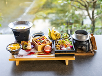 京丼五種食べ比べ膳~鱧のしゃぶしゃぶと旬野菜の紅葉鍋~（秋ver./2026.9月1日～）