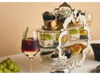 [Weekends & Holidays Only] A Special Afternoon Tea Featuring Autumn-Scented Kyoho and Shine Muscat Grapes + A Toast with Sparkling Wine & 2 Hours of Free Coffee & Tea ~Check-in by 12:00~