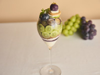 [September–October Only] Luxurious Kyoho and Shine Muscat Parfait + One Café Drink of Your Choice (Weekends and Holidays, Sept. 1–Oct. 31)