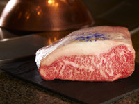 [Includes a glass of champagne] Kobe beef vs. Matsusaka beef tasting course（9.1 - 9.30）