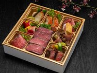 都50周年特別弁当　メイン｜厳選牛ステーキ