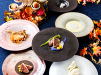 9月1日起：【秋季限定晚餐】尽情享用国产牛肉、鸭肉及鲷鱼的豪华三重主菜，共7道菜品