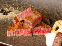 【Genesis】期間限定、鉄板焼き大和を味わうお試しコース全7品。乾杯ドリンク付き
