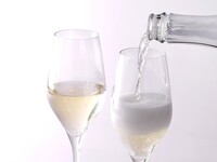 [Option] Bottle of Champagne