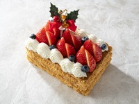 【店頭受け取り／オンライン事前決済】スカイベリーのクリスマスミルフィーユ ｜ 8,800円