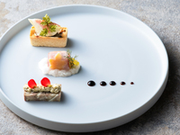<September 1 onwards> One drink included – Signature dinner course “Blanche”