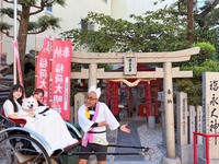 【もふもふ号】サモエドと巡る通天閣 人力車＆触れ合い体験（土日祝）