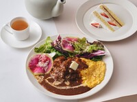 【デザート＆ドリンク付きのスペシャルブランチ】発酵バター香る若鶏のブラウンシチューオムレツライス