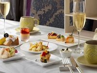 11/1～[Weekdays 11:30–13:30: Counter seats reserved] Afternoon tea with free-flowing champagne
