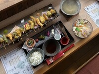 【Chỉ được gọi 1 đồ uống】 Nồi nhỏ cá taiyaki hấp và món tempura nhiều màu gồm 16 món nhỏ