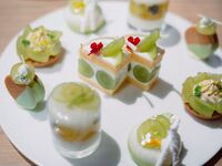 [Online exclusive: September 13–27] Weekends and holidays: Shine Muscat Edition Afternoon Tea – Counter seating