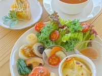 Vegan Quiche and Fermented Soup（ Rice flour bread）