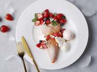 Weekdays: WEB reservation only: Caramelized Pine & Mango Crêpe Suzette set with 2 drinks