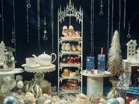 【Xmas2026】＜土日祝＞『ジュリークローズアフタヌーンティー』心躍る世界観へと贅沢に落とし込んだ特別コラボレーション！マリアージュフレール1杯＋その他ドリンクお替り自由　11/4～1/11