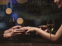 【Xmas2026】1日1組限定・ペアリング付き　松阪牛や毛蟹・蝦夷鮑など厳選食材を味わう特別な半個室プロポーズディナー全11品