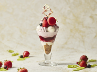 【1/4～2/28】Very Berry Strawberry！パフェ