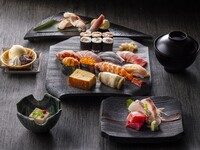 【Web予約 / 特別価格】寿司10貫を含むディナー寿司コース「菫」