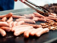 2026忘年会10月19日～土日祝★オプションでお子様プランご注文可★【屋外BBQ】クラフトビール含む飲放付 US産アンガスビーフ＆鶏もも肉＆スペアリブ＆極太ソーセージ BBQライトプラン